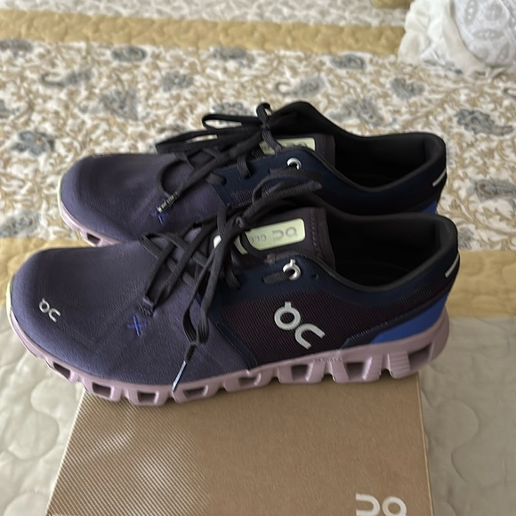 Used shoes but like new. - Picture 2 of 12